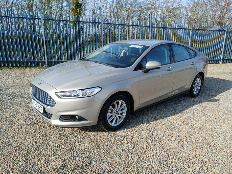 2015 Ford Mondeo - image 4