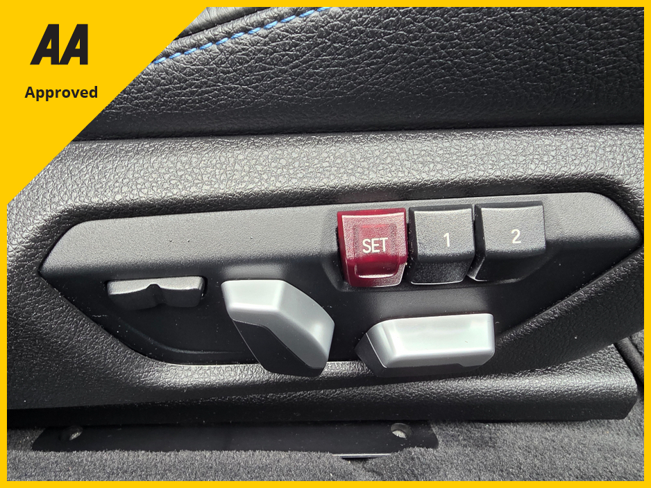 2018 BMW 3 Series - image 11