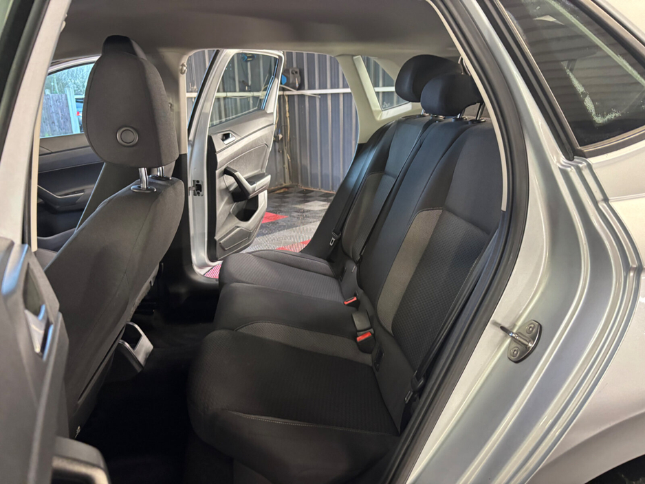 2022 Volkswagen Polo - image 14