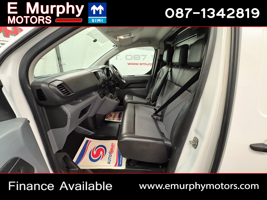 2020 Vauxhall Vivaro - image 10