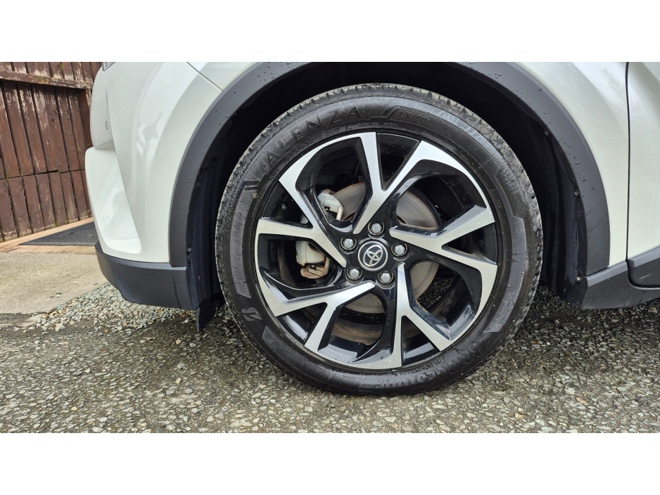 2019 Toyota C-HR - image 6