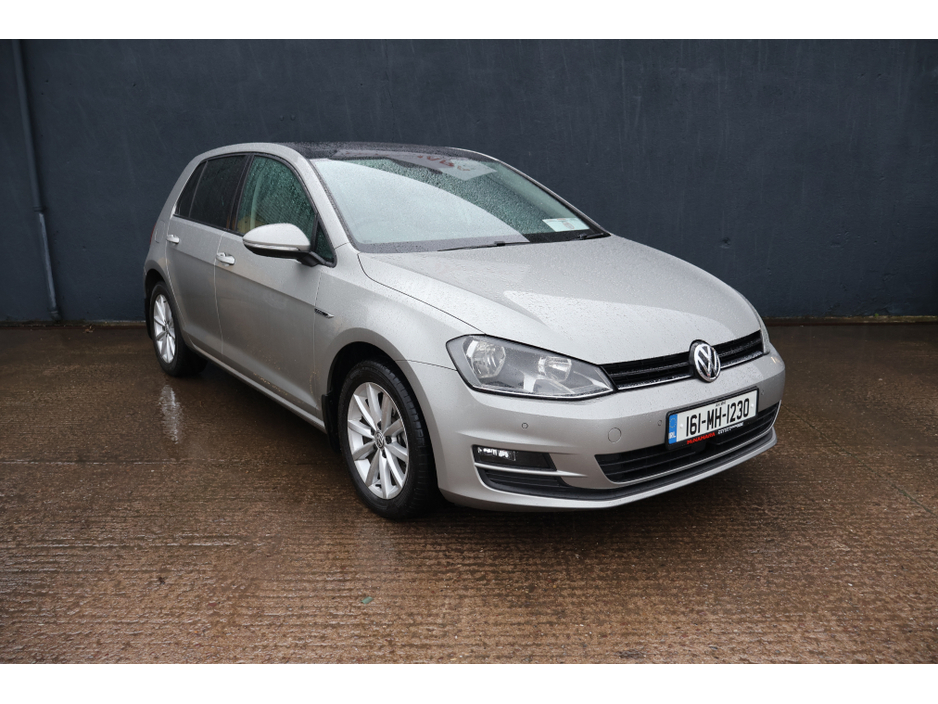 2016 Volkswagen Golf LOUNGE Low Mileage Huge Spec €13,995