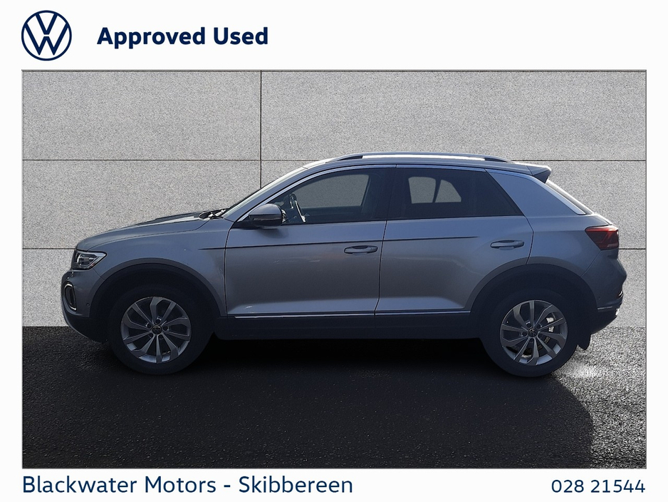 2022 Volkswagen T-Roc - image 6