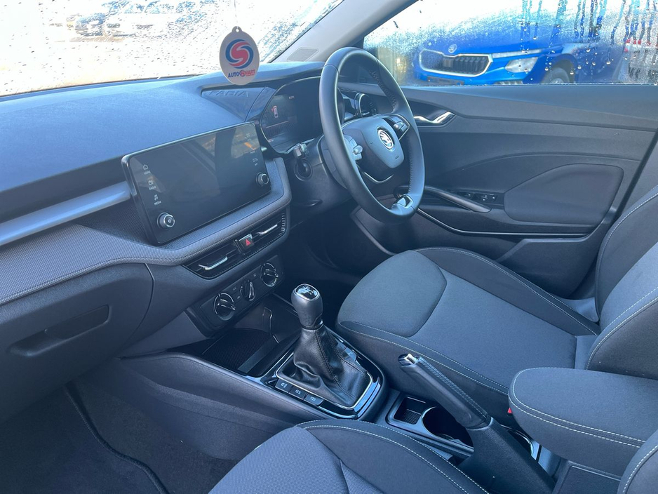 2025 Skoda Fabia - image 2