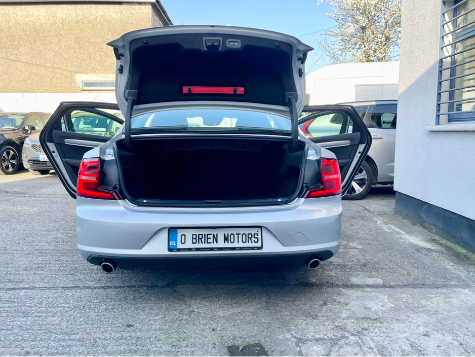 2020 Volvo S90 - image 23