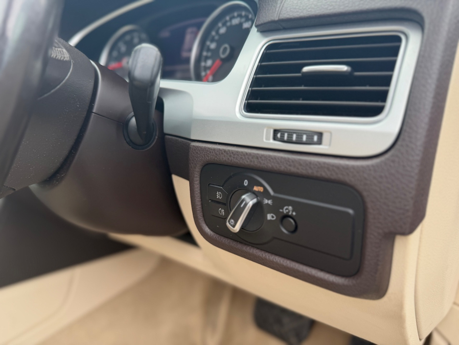 2018 Volkswagen Touareg - image 22