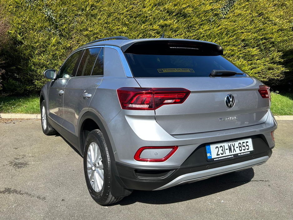 2023 Volkswagen T-Roc - image 7