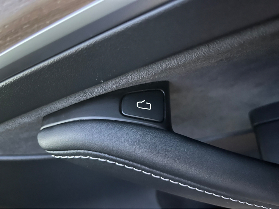 2024 Tesla Model Y - image 25