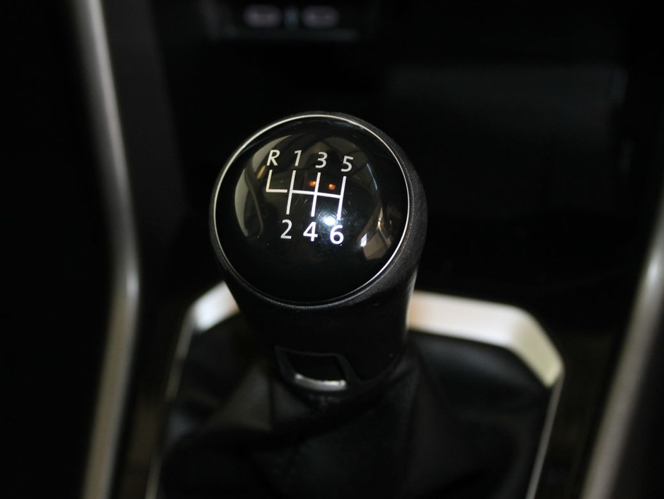 2021 Volkswagen T-Roc Design 2.0 TDI M6F 115HP 5DR €24,999