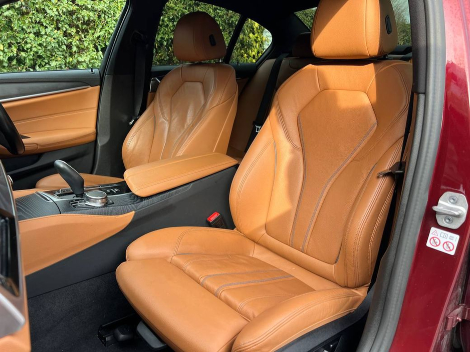 2023 BMW 5 Series - image 3