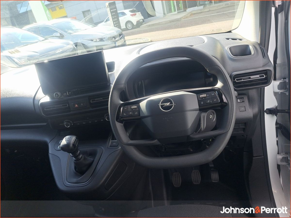 2025 Opel Combo Komfort 2300 L2H1 1.5 (100PS) €21,500