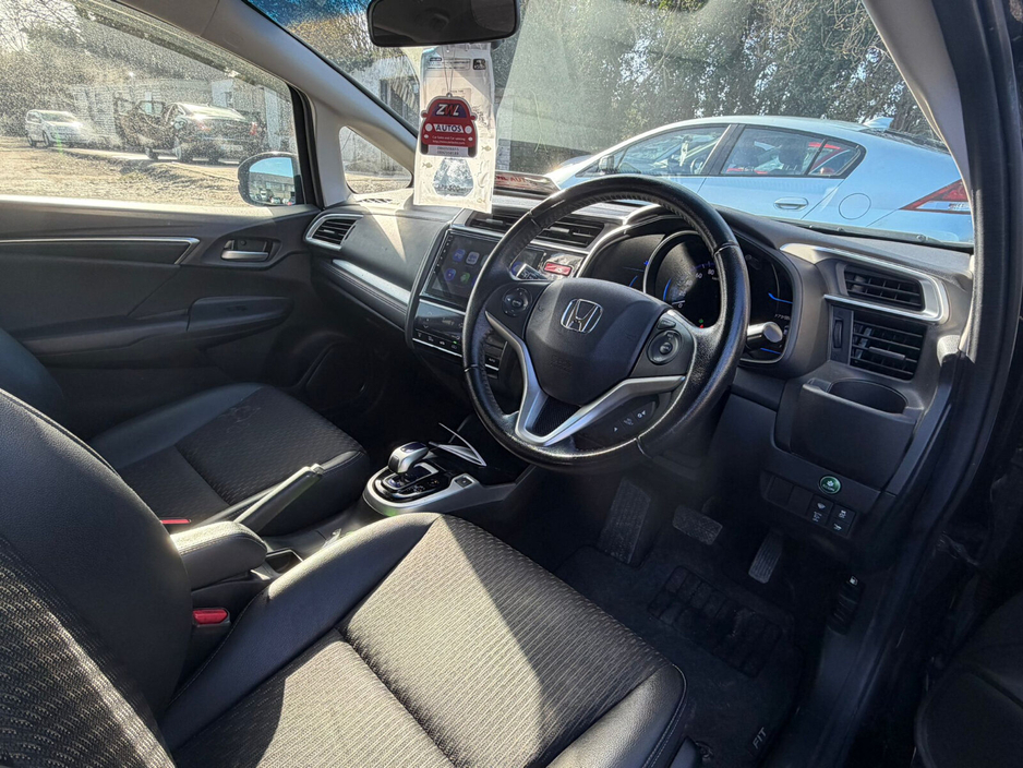 2015 Honda Fit - image 15