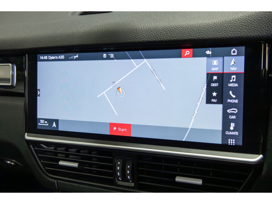 2020 Porsche Cayenne - image 27