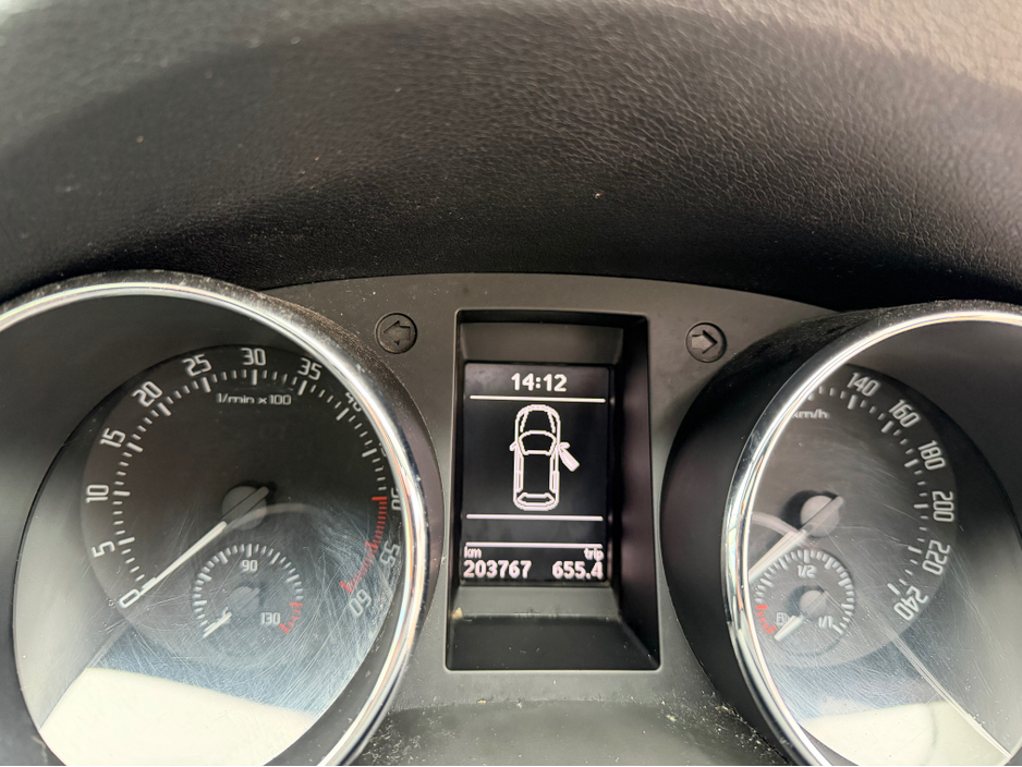 2014 Skoda Yeti - image 17