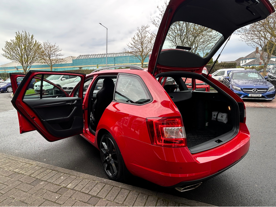 2015 Skoda Octavia - image 31
