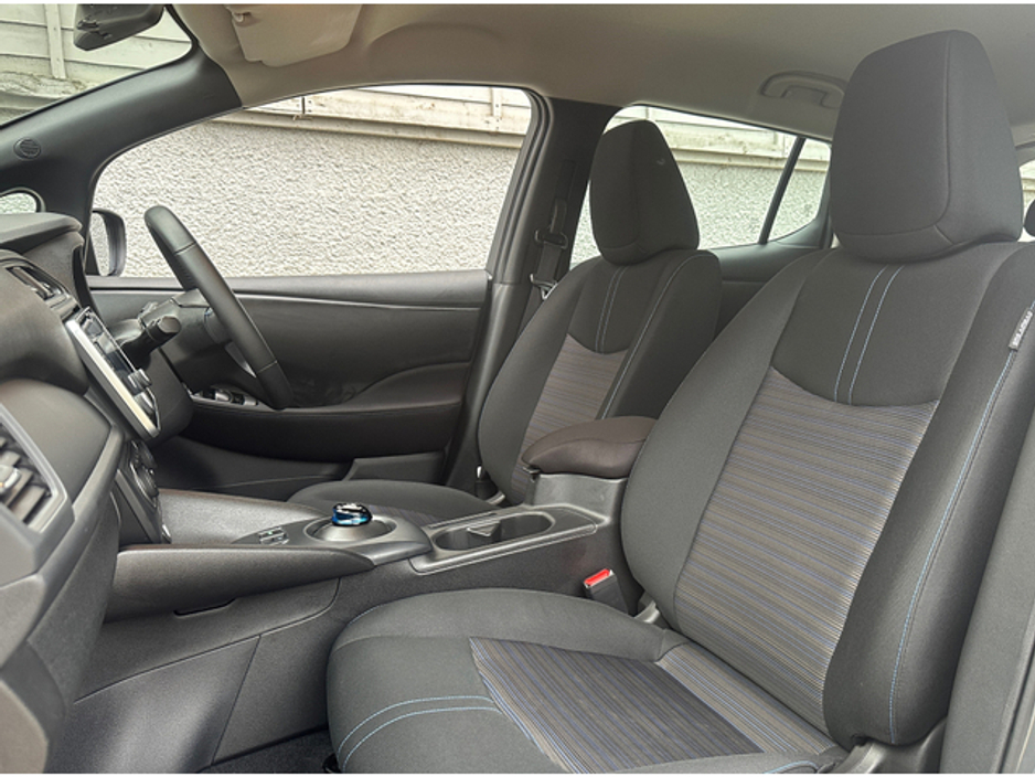 2022 Nissan Leaf - image 20