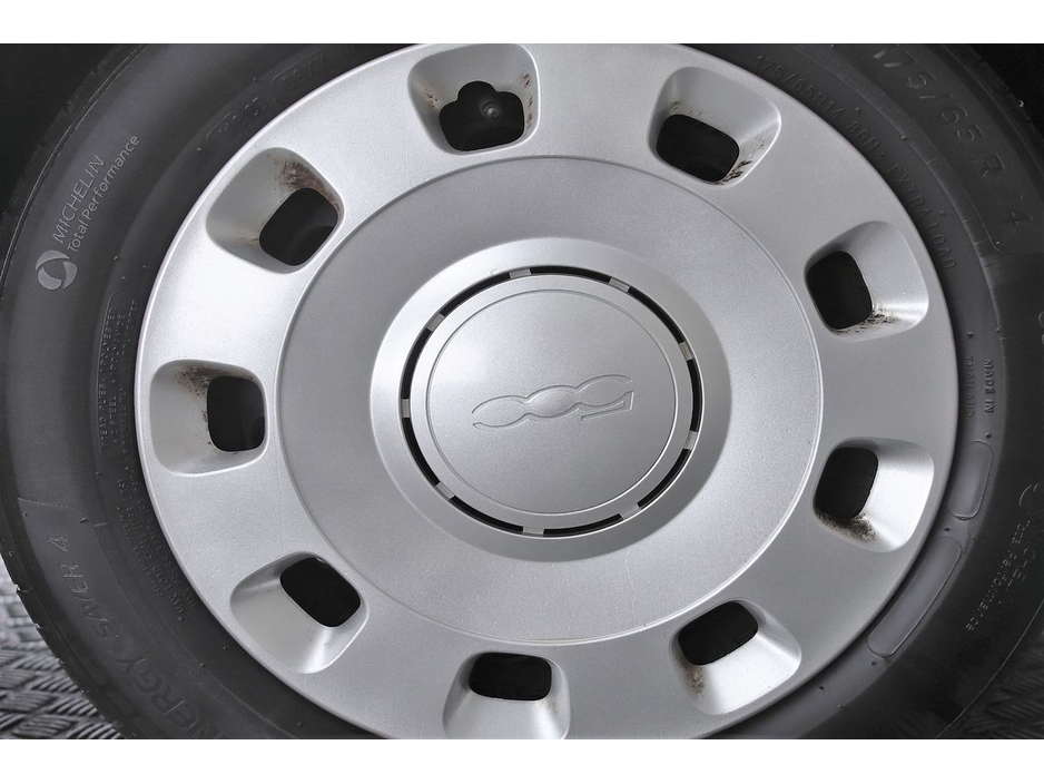 2016 Fiat 500 - image 26