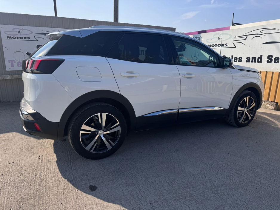 2019 Peugeot 3008 - image 7