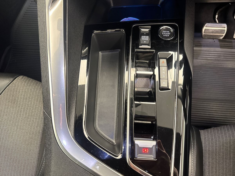 2024 Peugeot 5008 - image 16