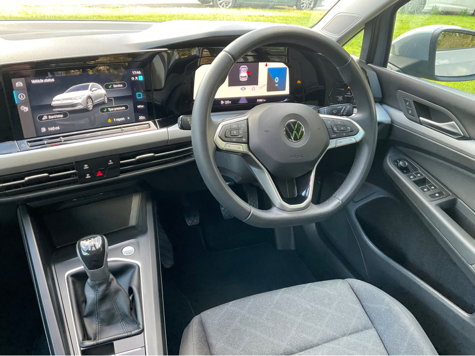 2022 Volkswagen Golf - image 24