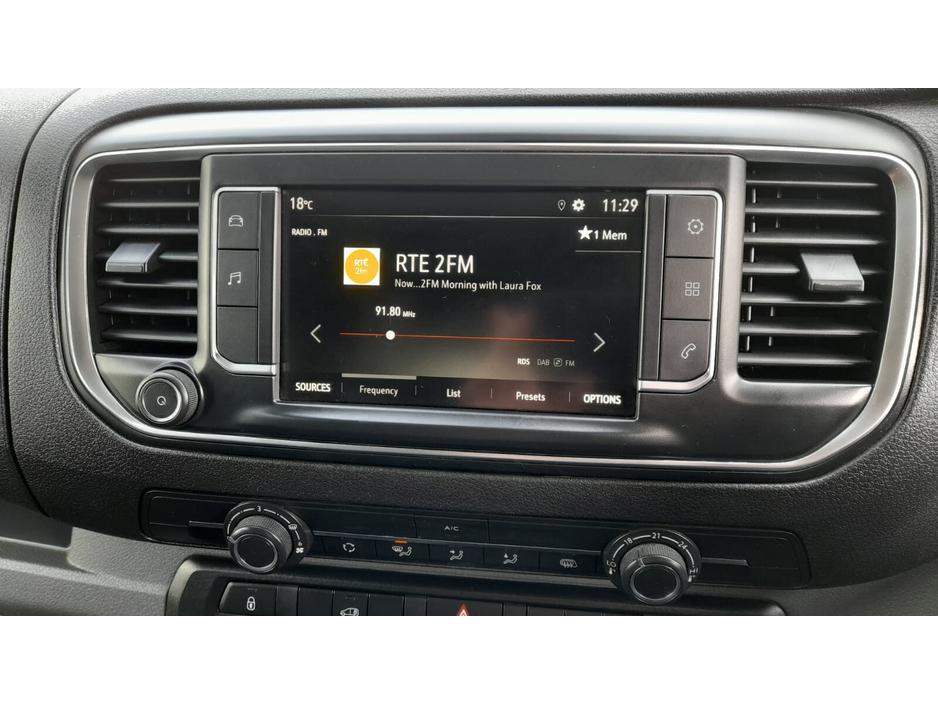 2021 Vauxhall Vivaro - image 7