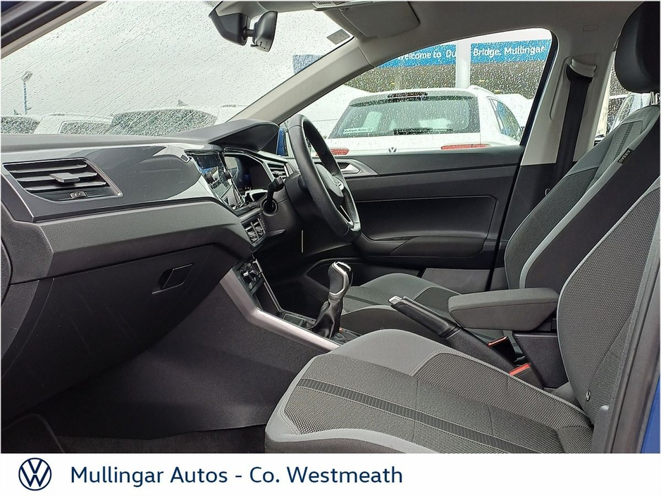 2023 Volkswagen Polo - image 4