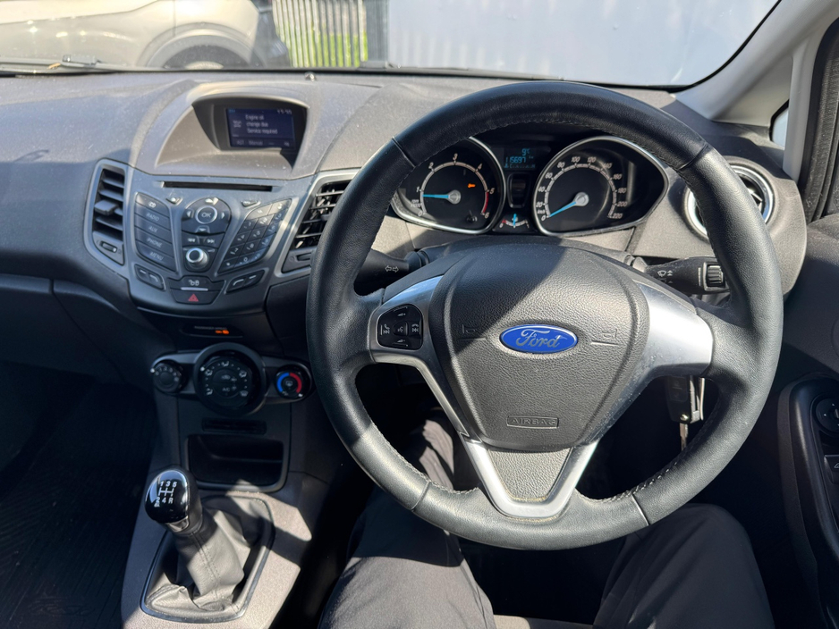 2017 Ford Fiesta - image 14