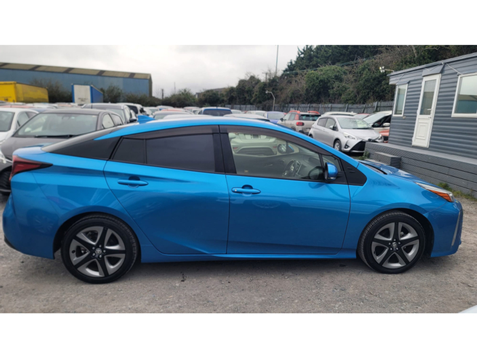 2021 Toyota Prius - image 4