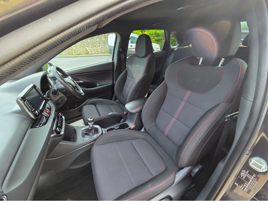 2022 Hyundai i30 - image 12