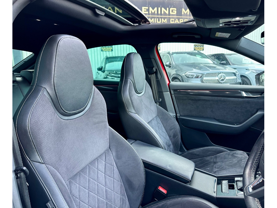 2017 Skoda Superb - image 23