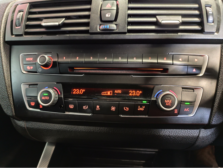 2015 BMW 1 Series - image 27