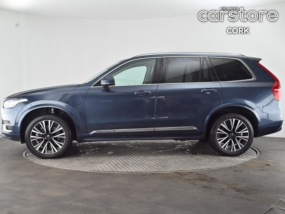 2023 Volvo XC90 - image 6