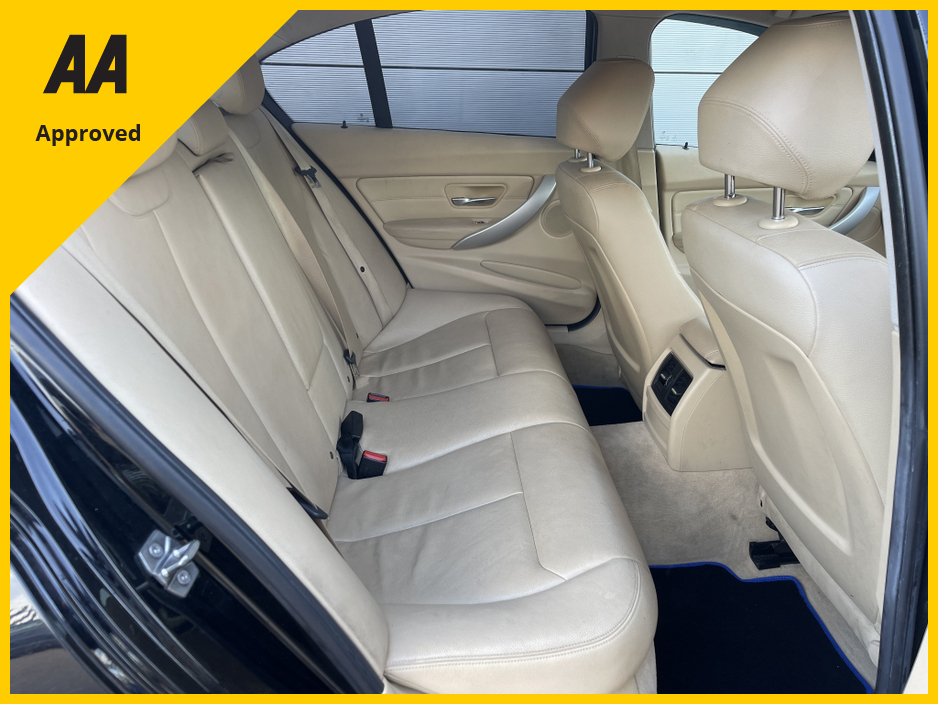 2015 BMW 3 Series - image 11