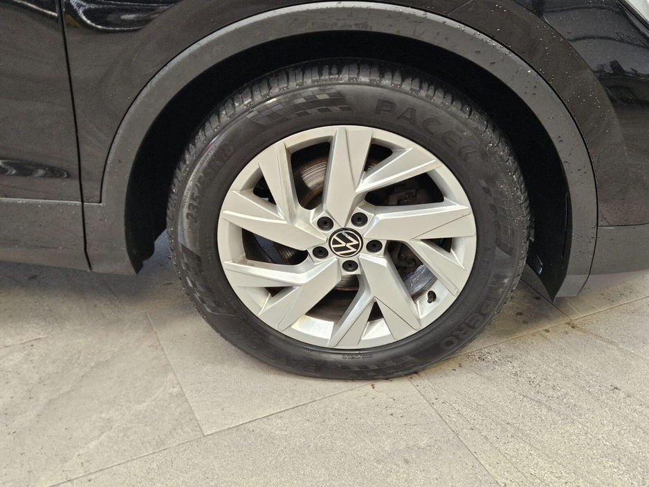 2021 Volkswagen Tiguan - image 6