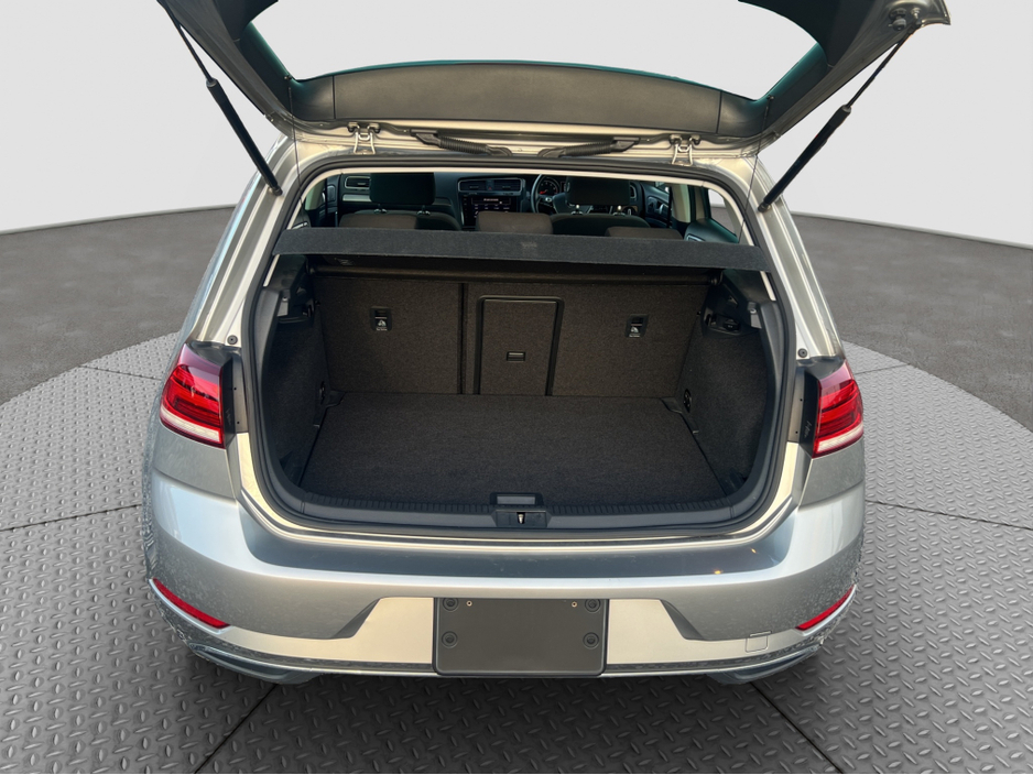 2017 Volkswagen Golf 2017 Volkswagen Golf 1.2 TSI Automatic €16,750