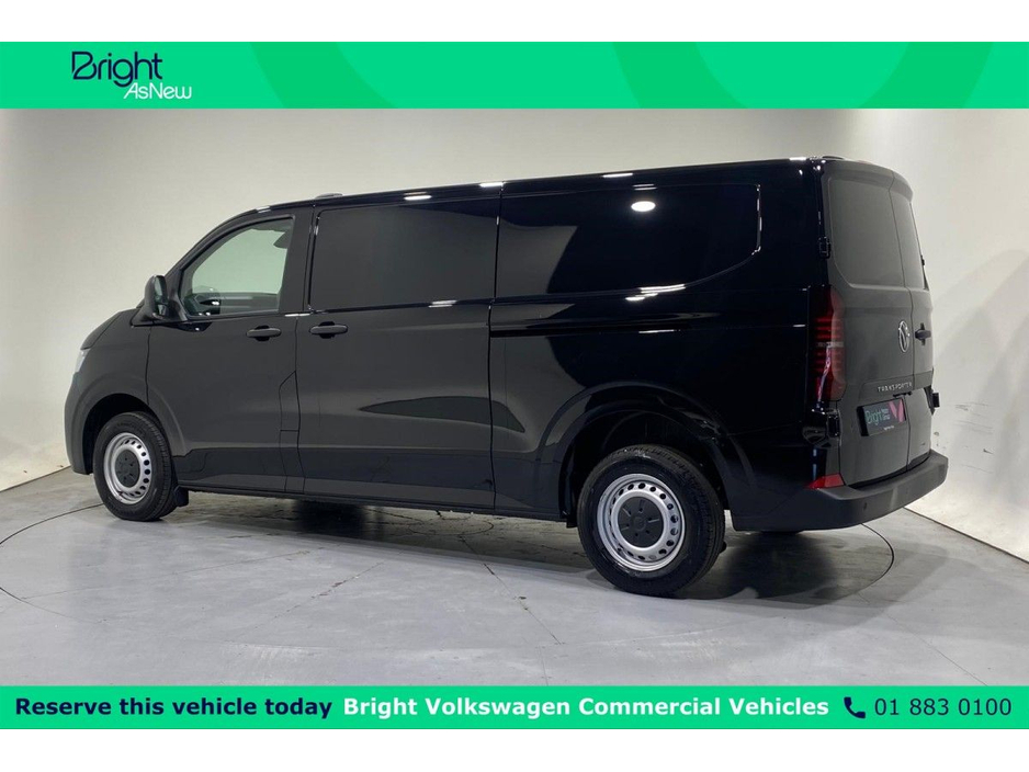 2025 Volkswagen Transporter - image 10