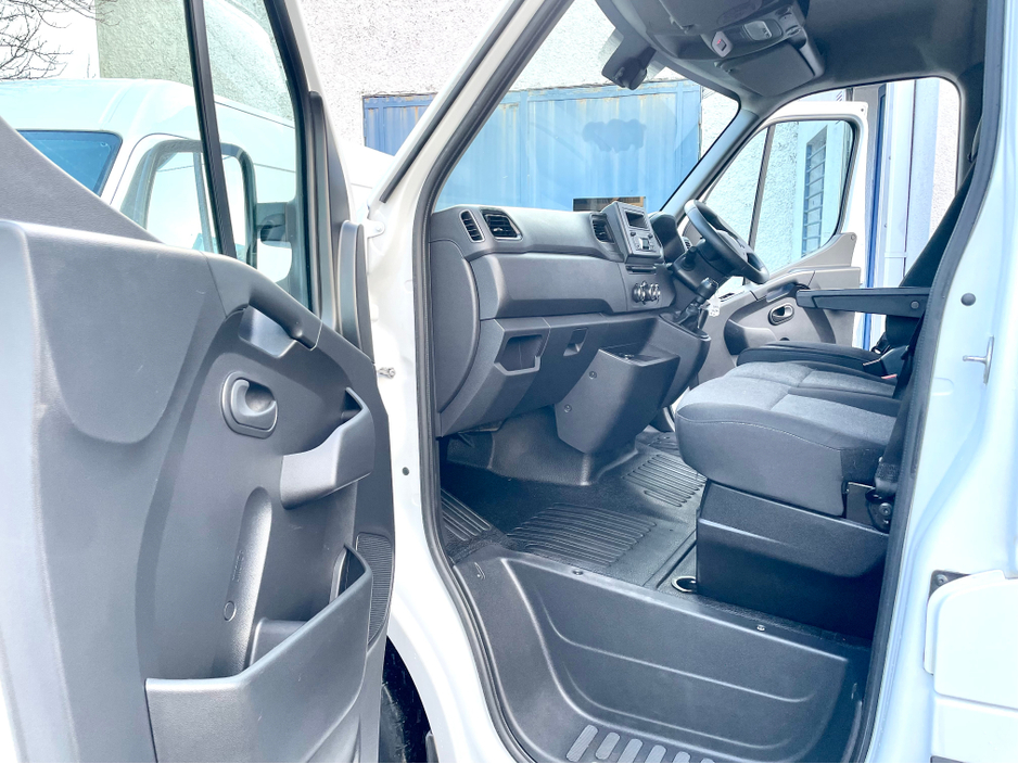 2023 Renault Master MM35 BUSINESS+ 2.3 BLUE DCI 135BHP MWB €18,000