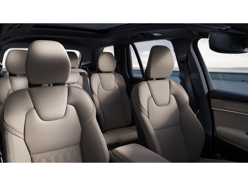 2026 Volvo XC90 - image 12
