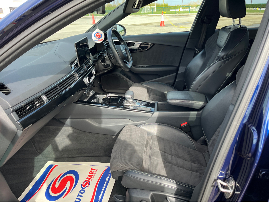 2020 Audi A4 - image 11