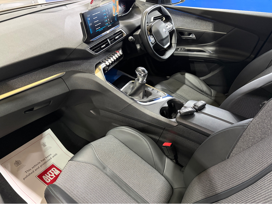 2022 Peugeot 3008 - image 13