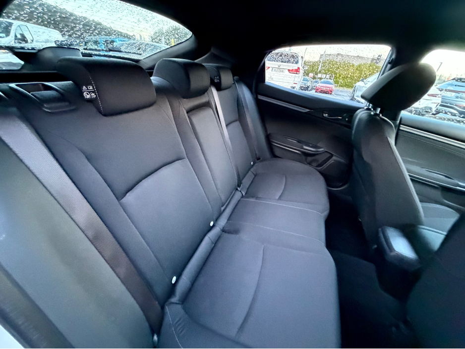 2017 Honda Civic - image 30