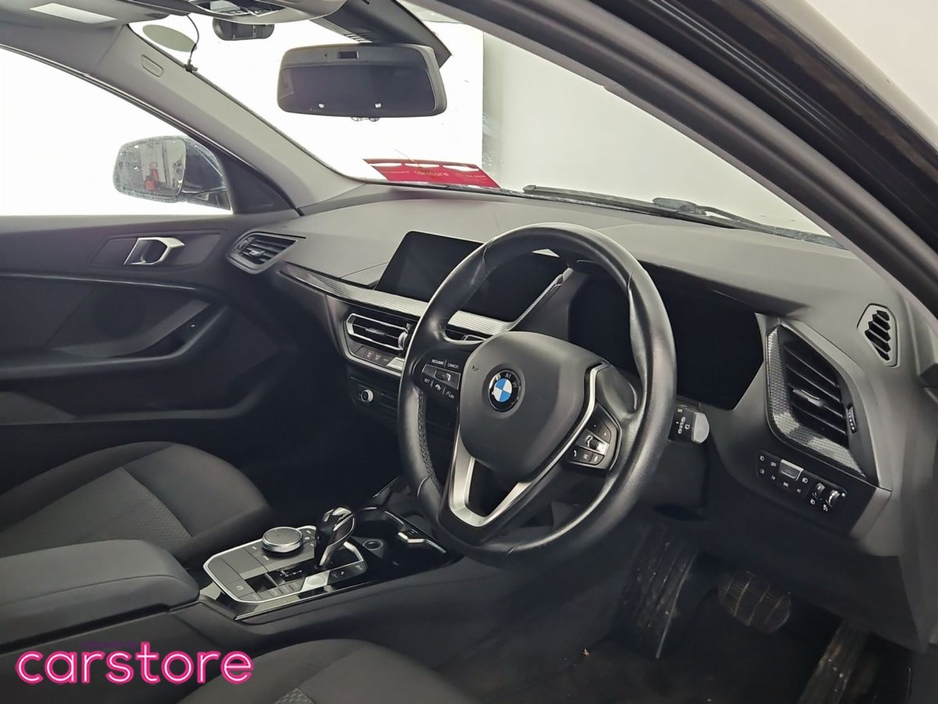 2020 BMW 1 Series - image 9