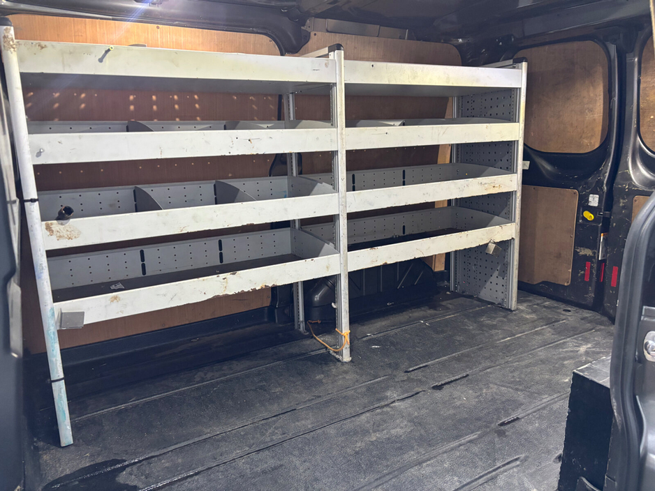 2020 Ford Transit Custom - image 6