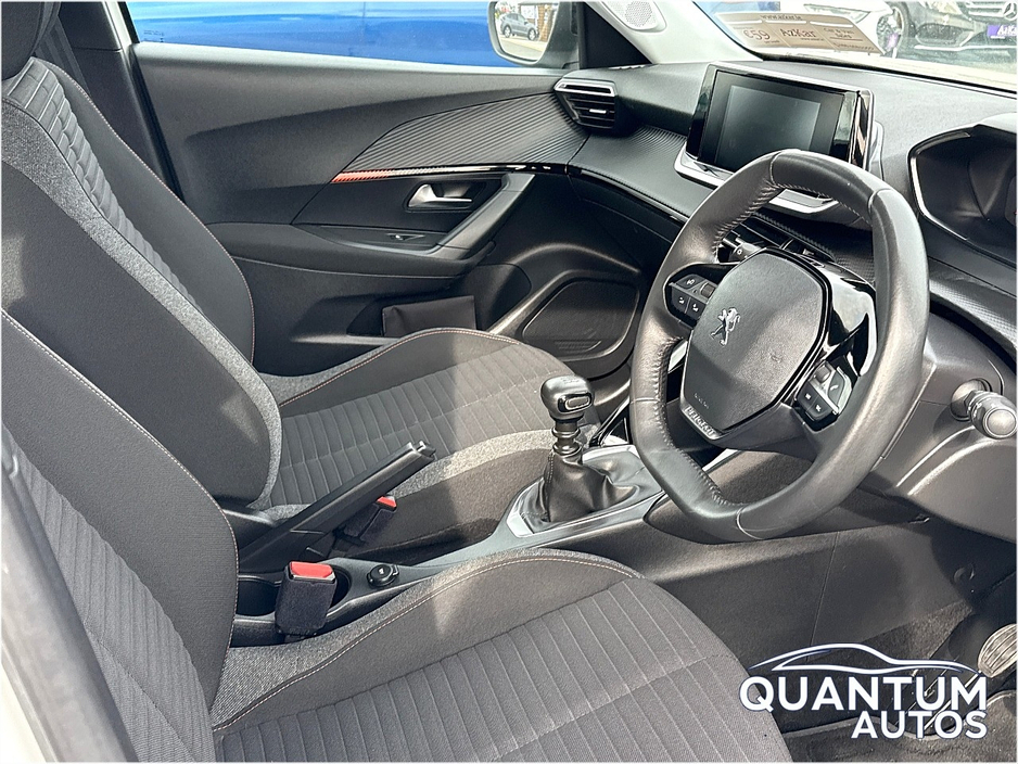 2022 Peugeot 2008 - image 12