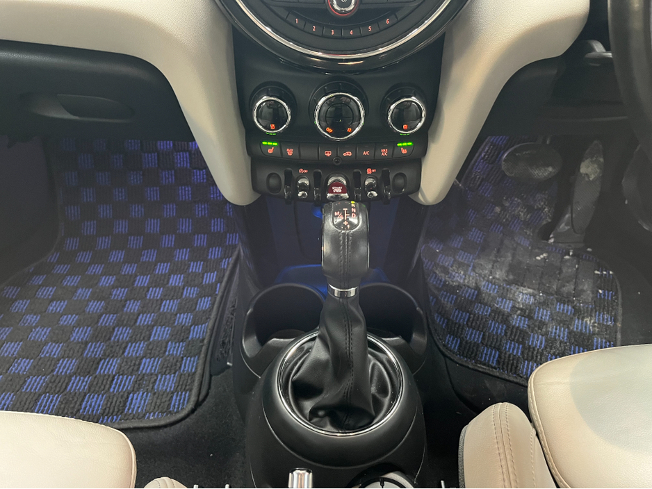 2017 MINI Cooper D - image 18