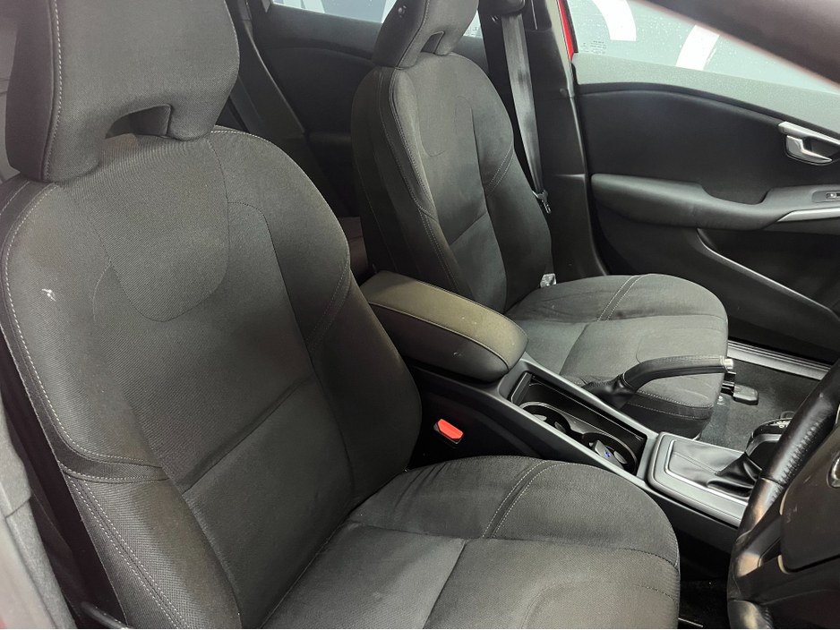 2014 Volvo V40 €10950 2014 VOLVO V40 AUTOMATIC T4 PACKAGE 1.6 AUTOMATIC /  CRUISE CONTROL €10,950