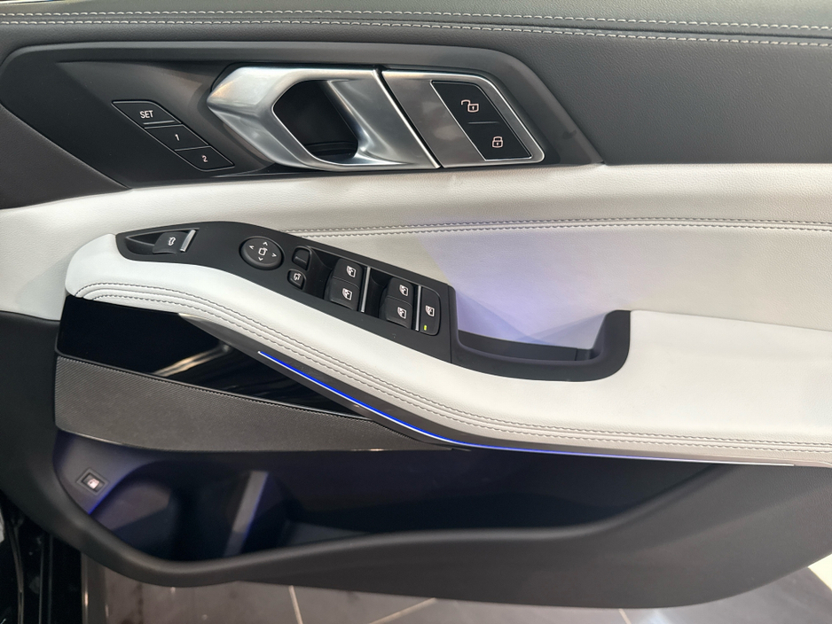 2026 BMW X5 - image 27