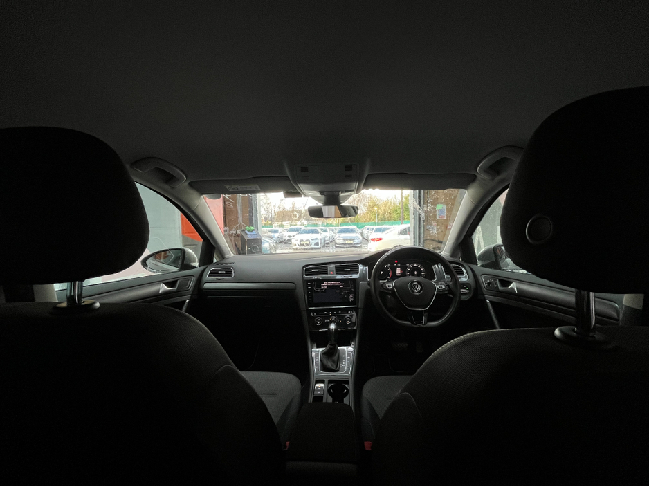 2019 Volkswagen Golf - image 11