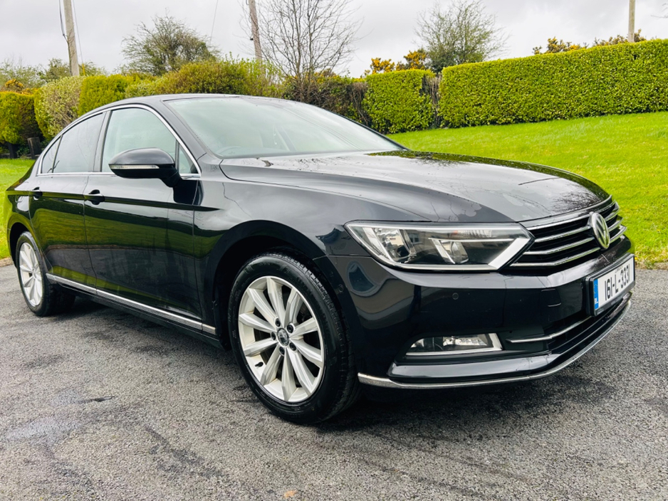 2016 Volkswagen Passat - image 4