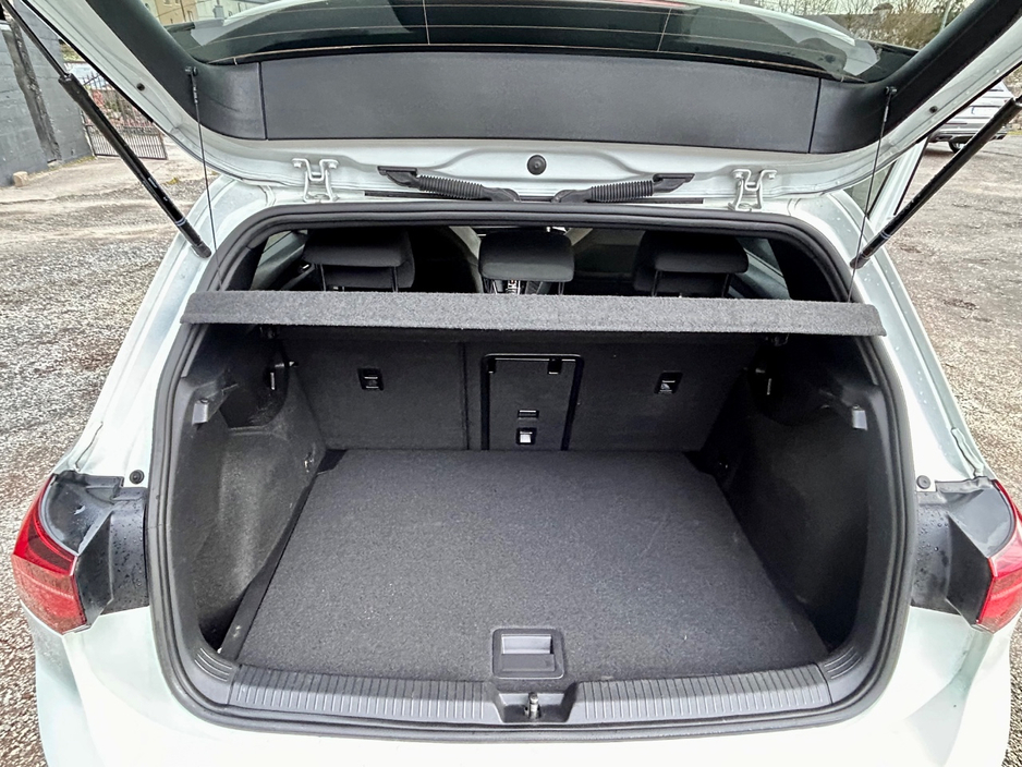 2021 Volkswagen Golf - image 20